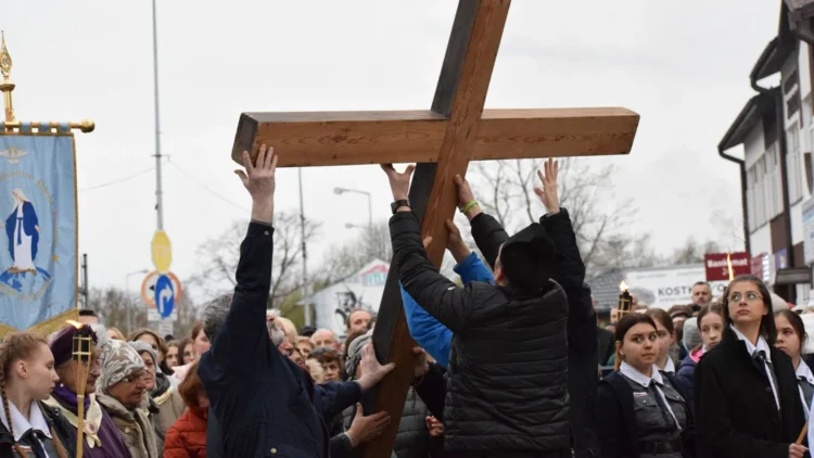 Zapraszamy na drogi krzyżowe